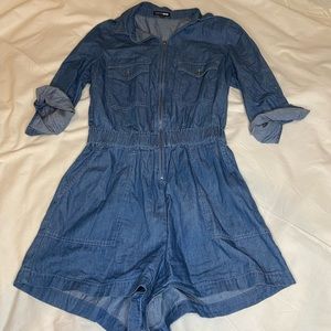 Denim shorts romper size medium